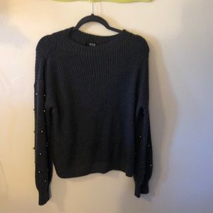 Sweater with detail sleeves
